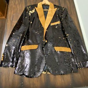 Awesome Sequinsed Black and Gold Lapel Jacket for Performers and Speakers